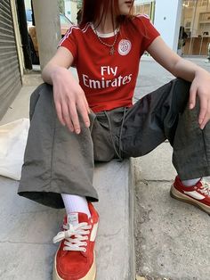 Red Jersey Outfit, Red Tshirt Outfit, Emirates Jersey, Fly Emirates Jersey, Denim Pants Outfit, Fly Emirates, Jersey Tshirt, Tshirt Outfit, Red Jersey