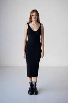 Mid-length dress in merino wool with scooped back, sweetheart neckline, and seashell ribbed bustier. Scoop Neck Ribbed Dress For Night Out, Ribbed Scoop Neck Dress For Night Out, Chic Ribbed Bodycon Dress With Scoop Neck, Chic Evening Midi Dress With Scoop Neck, Fitted Ribbed Midi Dress With Straight Neckline, Elegant Ribbed Bodycon Dress With Scoop Neck, Chic Bodycon Dress With Scoop Neck, Mid Length Dresses, Sweetheart Neckline