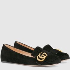 Gucci Gg Marmont Suede Flats In Black Gg Marmont Gold Detail Fold Over Fringe Slip On Style Material: Suede Size: 39 Eu Product Number: 453373 Made In Italy Gucci Shoes Women, Ballet Flats Outfit, Gucci Flats, Designer Ballet Flats, Black Suede Loafers, Gucci Brand, Mid Heels Pumps, Suede Ballet Flats, Gucci Gg Marmont