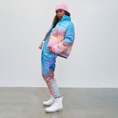 In Collaboration With Pantone This Pair Of Woven Joggers Features A Gradient Wash, Front "Pantone" Logo Embroidery, Slant Front Pockets, And A Drawstring Waistband. These Puffer Pants Are So Comfy Cute! Pairs Perfectly With A White Parka And Some Snow Boots For That Snow Bunny Look. Size M - Waist Measures 14.5” Across When Laid Flat. - Shell, Lining, & Other Contents: 100% Polyester - Dry Clean Trendy Multicolor Winter Pants, Trendy Pink Winter Pants, Trendy Pink Bottoms For Winter, Trendy Pink Winter Bottoms, Puffer Pants, Velvet Track Suit, White Parka, Graphic Sweatpants, White Cargo Pants