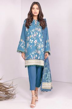 Ms 8.1 21 Blue AlKram Mid Summer 2021 Dress Quizzes, Summer/fall Outfits, Suits For Wedding, Simple Kurta Designs, Pakistani Designer Suits, Mid Summer, Dress Idea, Gul Ahmed, Ladies Clothing