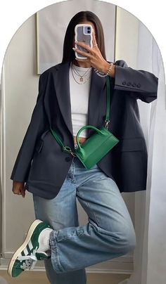 How To Style Campus 00s, Styling Adidas Campus 00s, Green Campus 00s Outfit, Campus 00s Outfit, Office Baddie, Sleeves Outfit, Campus 00, Looks Adidas, Elegantes Outfit Damen