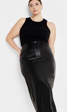 Show off your legs in the Faux Leather Ivy Skirt. Explore women's plus size fashion online now at City Chic. Skirt Outfit Business Casual, Edgy Pencil Skirt For Workwear, Plus Size Leather Skirt Outfit, Plus Size Leather Skirt, Leather Skirt Outfit, Plus Size Skirts, Curvy Girl Fashion, City Chic, Bottom Clothes