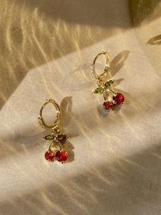 Cherry Accessories, Cherry Earrings, Jewelry Showcases, Watches Women Fashion, Elegant Accessories, Travel Jewelry, High Jewelry, Wedding Event