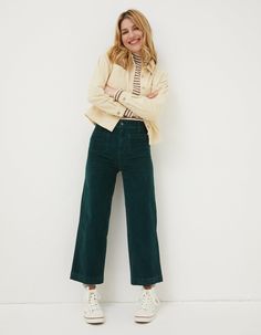 Green Cord Pants Outfit, Corduroy Trousers Outfit, Salon Pics, London Outfits, Cord Pants, Trouser Outfit, Cord Trousers, Cords Pants, Style Box