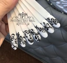 Venzelia Nails, Swirl Nail Art, Bridal Nail Art, Nail Drawing, Stylish Nails Designs, Lines On Nails, Rose Nails, Nail Designs Glitter