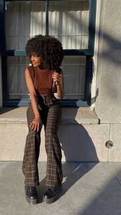 Styling Black Work Pants, One Color Outfit Aesthetic, Modern Vintage Womens Fashion, Preppy Outfits Mid Size, Light Academia Black Women, Soft 90s Aesthetic, Black Woman Fashion Classy, Alt Outfits Black Women, Outfit Inspirations Black Women