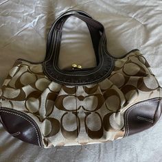 Nwot Coach Purse. Never Used Bag 2000s, Brown Coach Bag, Vintage Leather Handbag, Brown Coach, Gray Handbags, Quilted Handbags, Brown Shoulder Bag, Coach Shoulder Bag, Black Leather Purse