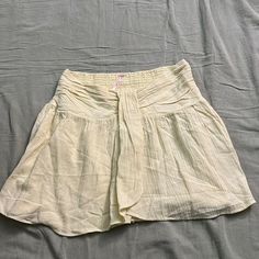 Free People Mini Yellow Skirt Size M Nwot Tag Marked To Prevent Returns Color May Vary Slightly Due To Camera And Lighting Cream Skirted Bottoms For Spring, Cream Lined Skirt For Summer, Cream Skirt Bottoms For The Beach, Cream Cotton Mini Length Bottoms, Cream Vacation Skirt, Cream Skirt For Vacation, Cream Flowy Skirt For The Beach, Casual Short Skirt For Daywear, Beach Beige Cotton Mini Skirt