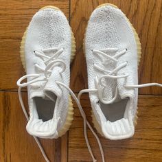 White Women’s Yeezy Boost Yeezy White, Shoes Yeezy, Yeezy Boost 350 V2, Yeezy Shoes, 350 V2, Yeezy Boost 350, Yeezy Boost, Athletic Shoes, Color White