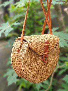 Real Rattan Crossbody Handbag – Boho Living Room Rattan Bags, Coachella Style, Boho Chic Bags, Rattan Bag, Bag Summer, Boho Accessories, Summer Boho, Bags Shop, Chic Bags