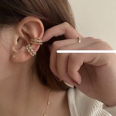 Type: accessoires

Matériel: cuivre, zircon
Longueur: 1,5 cm Fake Piercing, Alloy Earrings, Women's Jewelry Sets, Trendy Earrings, Ear Cuffs, Clip Earrings, Cuff Earrings, Girls Jewelry, Geometric Earrings