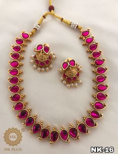 mango design necklace with earrings, antique look with matte finish. This stunning piece of art with beautiful red colour kemp stones will give whole new look on your special day. This traditional jewelry can be worn on any occasions Engagement anniversary, birthday, festivals or any other .They have Special importance for every occasion. Perfect Gift for your loved ones you can gift this beautiful Antique traditional necklace set on Valentine's day, wedding ceremony, anniversary, Birthday or an Temple Jewellery Set, Kemp Jewellery, Kemp Necklace, Mango Design, Mango Necklace, Saree Jewellery, Set Saree, Antique Bridal Jewelry, Wedding Jewellery Necklace