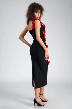 Elevate your style with our One Shoulder Floral Bandage Dress. Crafted to enhance your allure, the high-quality bandage material exudes elegance, making it an ideal choice for cocktail parties, evening events, and special gatherings. Handmade customization Fabric composition: 90% polyester fiber, 10% spandex Washing method: hand wash or dry clean Popular elements: floral Sleeveless Bandage Dress For Formal Occasions, Chic Sleeveless Bandage Dress For Evening, Formal Sleeveless Bandage Dress, Fitted Cocktail Midi Dress For Gala, Black Strapless Bodycon Dress For Gala, Sleeveless Bandage Dress For Party Season, Sleeveless Bandage Dress For Formal Parties, Summer Formal Bandage Bodycon Dress, Sleeveless Bandage Bodycon Dress For Formal Occasions