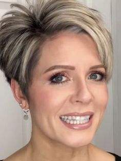 Long Layered Pixie Haircut With Bangs, Short Layered Pixie Haircut, Back Short Hair, Hair Older Women, Edgy Short Haircuts, Short Hair Back