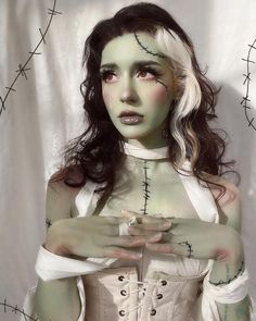 Creepy Halloween Makeup, Bride Costume, Pretty Halloween Costumes, Halloween Makeup Inspiration, Halloween Tattoo