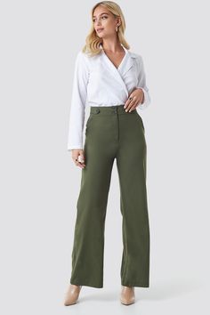 These trousers by NA-KD Trend feature high waist fit, two side slant pockets, a zipper and button closure and wide legs. Green Wide Leg Pants Outfit, Sparkly Party Dress, Clothes Wishlist, Work Fits, Olive Green Pants, Comfy Sweatpants, Pants Green, Oversized Blouse, Ribbed Knit Top