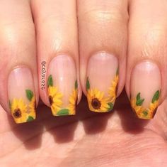 Flower French Tip Nails, Flower French Tip, Yellow Nails Design, Popular Nail Art, Art Designs Ideas, Fall Nail Art Designs