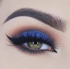 Blue Smokey Eye, Make Up Foundation, Black Brows, Nails Green, Look Rock, Makeup Guide