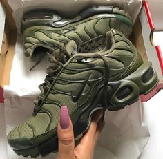 °☆° Shoes For School, Dr Shoes, Street Style Shoes, Cute Sneakers, Nike Air Max Plus, Swag Shoes, Air Max Plus, Gym Shoes