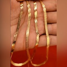 18k Saudi Gold Flat Chain & Bracelet Set Not Filled Or Plated 18k Real Saudi Gold 18k/750 Satamped Length: 18”/7.5” Total Grams: 10.13 Saudi Gold, Arab Gold Bracelet, Saudi Gold Necklace, Arabic Gold Jewelry Dubai, Gold Souk Dubai Necklace, Gold Flats, Bracelet Set, Chain Bracelet, Womens Jewelry Necklace