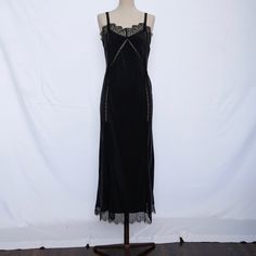 little black dress Teen Vampire, Slip Dress Vintage, Yule Ball, Black Slip Dress, Los Angeles Usa, Silk Maxi, Lace Slip Dress, Maxi Slip Dress, Silk Slip Dress