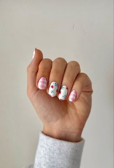 Gingham Nails, Berry Nails, Bad Nails, Makeup Nails Designs, May Nails, Formal Nails, Edgy Nails, Basic Nails