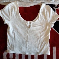 Nwt White Aeropostale Baby Tee. Size Medium. 95% Cotton 5% Spandex. Super Comfy. Cute White Stretch T-shirt, White Cotton Crop Top For Everyday, Basic White Cotton Crop Top, Fitted Basic White Crop Top, White Fitted Basic Crop Top, Cute Stretch White Crop Top, White Stretch Crop Top T-shirt, White Crop Top T-shirt For Everyday, White Basic Cotton Crop Top