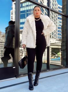 Dressy Dinner Outfit, Winter Birthday Outfit, Gold Curb Chain, Atlanta Fashion, Fall Outfit Ideas, Winter Outfit Inspiration, Winter Outfits For Work, Casual Chic Outfit, Brunch Outfit