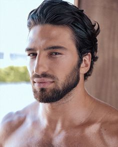 Wavy Slick Back, Diamond Face Shape Men, Unique Facial Features, Popular Mens Hairstyles, Mens Hairstyles With Beard, Men Hairstyle, Tousled Hair