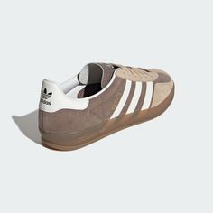 Low-top Suede Sneakers With Three Stripes, Suede Low-top Sneakers With Three Stripes, Adidas Suede Skate Shoes With Vulcanized Sole, Adidas Shoes Outfit Women, Gazelle Adidas, Adidas Gazelle Indoor, Adidas Outfit Shoes, Lock Logo, Indoor Shoes