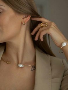 Modern Gold Jewelry, Foto Poses, Minimal Jewelry