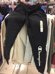 Black Champion Sweatpants, Champion Clothing, Cute Sweatpants Outfit, Cute Sweatpants, Champion Sweatpants, Sweatpants Black, Sweatpants Outfit, Thrifted Outfits, Cute Lazy Outfits