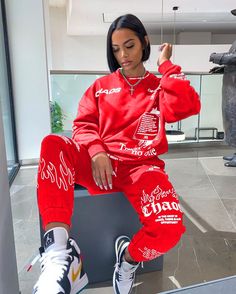 Sweat Suits Women, Sweatpants Outfits, Printed Pants Style, Chic Sweatshirt, Outfit Streetwear, Matching Sets Outfit, Oversized Hoodies, Sweat Suit, Joggers Pants