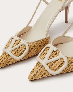 Valentino Garavani slingback pumps in woven synthetic raffia, leather details and VLogo Signature decoration - VLogo Signature detail covered in leather using high-frequency welding - Heel height: 80 mm / 3.1 in. - Made in Italy Designer Beige Slingback Pumps With Heel Strap, Designer Beige Slingback Heels, Designer Cream Slingback Heels, Luxury Beige Slingback Pumps For Summer, Luxury Cream Slingback Pumps For Summer, Elegant Heels With Intrecciato Weave And Open Heel, Designer Woven Leather High Heels, Chic Woven Leather Pointed Toe Heels, Designer High Heels In Woven Leather