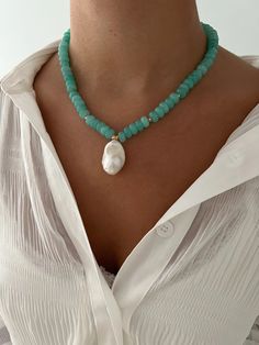 Diy Gemstone Necklace, Diy Jewelry Necklace Beads, Gemstone Necklace Diy, Pendant Necklace Simple, Pearl Jewelry Design, Diy Gemstone, Trend Jewelry, Trending Necklaces, Beads Bracelet Design