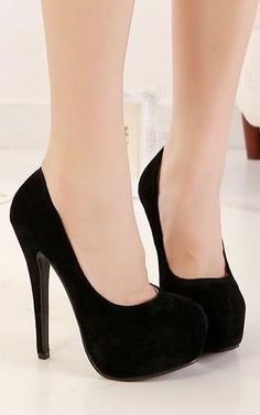 Te interesan los Zapatos de tacón que estas viendo? Pues visitarnos para ver más modelos a nustra web http://comprarzapatosonlineya.com/ Kasut Tumit Tinggi, High Heels Classy, Shoes Cheap, Heels Classy, Cute Heels, Combat Boot, Platform High Heels