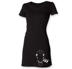 Black tee shirt dress with giraffe design. Customisation available. Great gift for a lady of style. This dress will definitely makes you stand out from the crowd. Material: 100% cotton. Fabric weight: 180 gsm Fitted. Single jersey. Scoop neck. Cover stitched sleeves and hem Machine washable up to 40degrees, do not iron directly on the print. Any questions please contact Custom orders available Dress Minimal, Hipster Women, Funky Gifts, Artsy Outfit, Neck Cover, Animal Print Dress, Tee Shirt Dress, Dress Gift, Animal Print Dresses