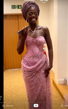 Short Asoebi Lace Gown Styles, Non Corset Aso Ebi Styles, Nigerian Wedding Guest Dress, Asoebi Dress, African Traditional Dresses Wedding, Black Women Wedding Guest Outfit, Aso Ebi Corset, Nigerian Bridesmaid Dresses Traditional, Gold Aso Ebi Styles Lace