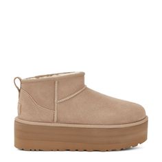 Uggs Collection, Sand Uggs, Shoe Collage, Ugg Platform, Cute Uggs, Overlock Stitch, Ugg Classic Ultra Mini, Nike Shoes Jordans, 2024 Christmas