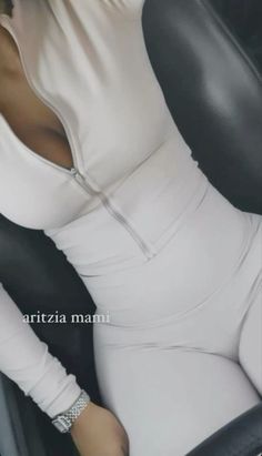 Ivana Santacruz, Bubble Slides, Outfit Pieces, Gymwear Outfits, Cute Gym Outfits, Cute Comfy Outfits