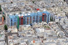 an aerial view of some buildings in the city