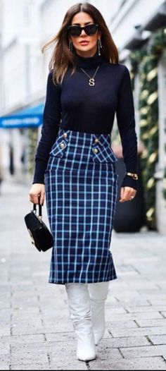 Plaid Boots, Celebrity Boots, Lawyer Fashion, Walking Down The Street, Stylish Work Outfits, White Boots, Best Outfits, Fall Fashion Outfits, Office Fashion