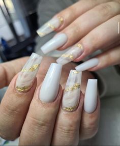 Simple Acrylic Nails White And Gold, White Design Square Nails, Nails Inspiration Marble, White Gold Marble Nails, Nails White With Gold, Acrylic Nails White And Gold, White And Gold Acrylic Nails Coffin, White With Gold Flakes Nails, White And Gold Nails Coffin