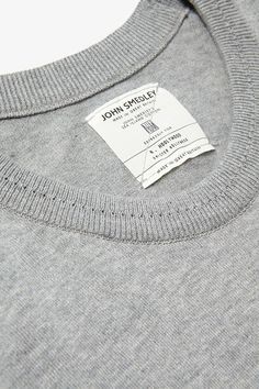 Trims Fashion Details, Knitwear Details, Menswear Details, Trims Fashion, Shirt Design Inspiration, How To Purl Knit, Clothing Tags