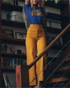 Moda Z Lat 70., Vintage Lifestyle, Estilo Hippie, Yellow Pants, Look Retro, Cooler Look, Moda Vintage