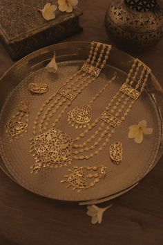 7 December, Indian Wedding Jewelry Sets, Bridal Necklace Designs, Gold Bangles For Women, Gold Jewellry, New Gold Jewellery Designs, Modern Gold Jewelry