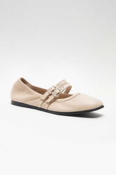 Crafted from smooth, supple leather, these flats are a delicate dance between timeless style and modern whimsy. The soft, feminine hue evokes a sense of springtime gardens and blushing sunsets, while the twin adjustable buckle straps add a touch of... Tulle Pink, Pink Crafts, Bohemian Inspiration, Romantic Summer, Soft Feminine, Summer Festival, Ballet Flat, Timeless Style, Spring Time