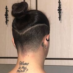 Manbun Undercut Fade, Mens Long Hair Undercut, Undercut Hairstyles For Men, Man Bun Haircut, Long Curly Hair Men, Man Bun Hairstyles, Undercut Long Hair, Men Hair Color, Mohawk Hairstyles