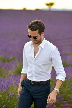 Uniqlo slim fit dress shirt, Club Monaco belt & trousers, Mont Blanc watch, RayBan sunnies | Feat. on iamgalla.com Formal Outfit Men, Business Attire For Men, Men Fashion Casual Shirts, Slim Fit Dress, Mens Casual Dress Outfits, Slim Fit Dress Shirts, Elegante Casual